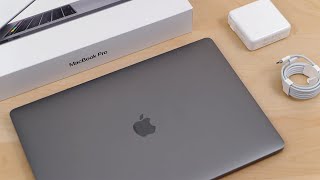 2018 MacBook Pro 15” Unboxing 26GHzi7 32GB RAM amp 512GB Storage [upl. by Cinnamon584]