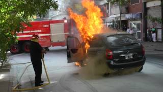 incendio de un auto y bomberos [upl. by Paza423]