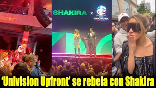 Fanáticos de Shakira enloquecen en Univision Upfront con COPA AMÉRICA [upl. by Eisdnil]