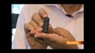 Bloombergs Jaroslovsky Reviews Fitbit Activity Tracker [upl. by Eihpos]