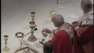 Pope John Paul II chants the Pater Noster  Il Papa Giovanni Paolo II canta il Pater Noster [upl. by Wolsniw370]