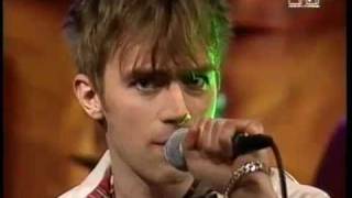 Blur live performing quotParklifequot on Ray Cokes Part 1 of 2 [upl. by Yrailih]