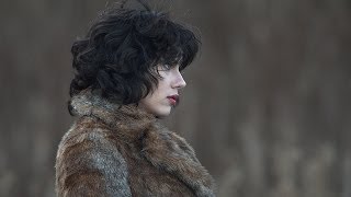 Under the Skin Movie review by Betsy Sharkey [upl. by Riordan]