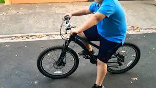 Cómo aprender a andar en bicicleta en 4 sencillos pasos [upl. by Youngman]