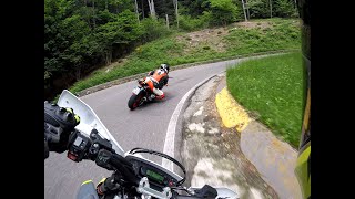 HUSQVARNA 701 VS SUZUKI GSX R1000  RAW ENGINE SOUND LEO VINCE EXHAUST [upl. by Ezirtaeb]