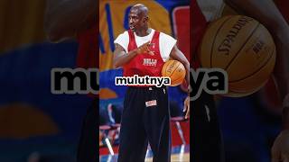 Michael Jordan Gebukin Rekan Setimnya Sendiri ceritabasket [upl. by Cointon]