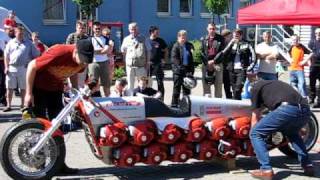 Dolmette  Motorrad mit 24 KettensägenMotoren Chainsaw Bike [upl. by Ressan]