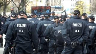 Starker Polizeieinsatz bei Demo für Griechenland [upl. by Nolava]