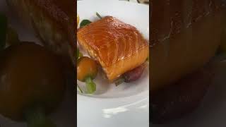 Everdure recept Chef Bart Beek 4K zalm op cederhout [upl. by Binnings340]