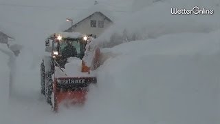 Schneechaos in Österreich  Vielfach kein Durchkommen mehr [upl. by Fagin403]