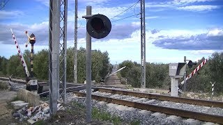 Spoorwegovergang Casamassima I  Railroad crossing  Passaggio a livello [upl. by Lehman]