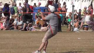 INCREDIBLE MAN FLYING THREE KITES AT ONCE  SOUTHSEA KITE FESTIVAL 2016 [upl. by Harilda269]