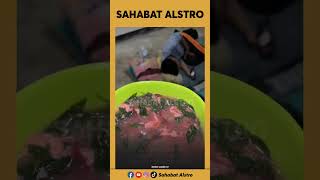 TAK TEGA LIHAT TEMANNYA SESAMA KULI SEDANG SAKIT Pria ini Buatin Makanan Sederhana Untuk Temannya [upl. by Anirb165]