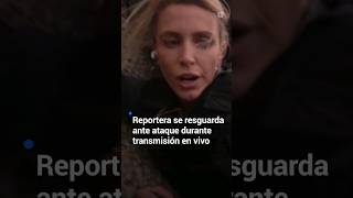 Reportera se resguarda ante un ataque en Gaza mientras estaba en una transmisión en vivo [upl. by Leandre758]