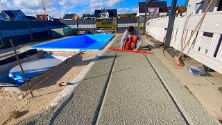 Pool bauen Teil 6 Splitt einbauen und abziehen 60 x 40 Terrassenplatten verlegen Pool säubern [upl. by Rufina]