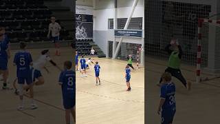 🥅 Handball slide 🤾‍♂️ handballgoalkeeper håndbold handballskills handballsaves handballplayer [upl. by Ueik427]