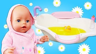 Video e giochi per bambini con le bambole Il mondo di Baby Born Giocattoli per bambini [upl. by Aikaz]