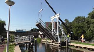 Brugopening Oranjebrug Nieuwerkerk ad IJssel Ophaalbrug Drawbridge Pont Levis Klappbrücke [upl. by Frodi]