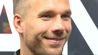 Podolski on Ice  Ungewöhnliche Wette mit Kölner Haien I SID [upl. by Newmark880]