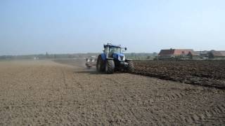 Ploughing with New HollandT7220 [upl. by Joselyn]