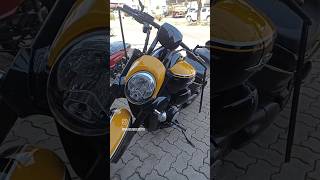 Suzuki Boulevard M1800R Boss linda forte e imponente [upl. by Eiromem]