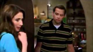 La mejor escena de Two and a half men [upl. by Nnyluqcaj310]