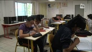 Lécole du futur en test à la Belle de la mai [upl. by Styles462]