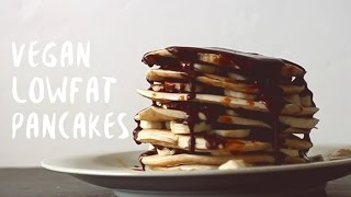 Bananen Schoko Pancakes  vegan lowfat einfach [upl. by Lavro]