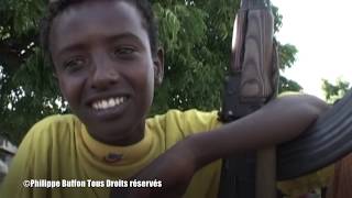 SomalieLes Enfants Soldats de Mogadiscio [upl. by Zysk]