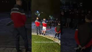 Grupimi i tifozëve Vllaznit Ultras mbështetje skuadrës kuqeblu në pragndeshjen ndaj Tiranës [upl. by Maillil]