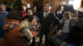 Families of Flight 370 Passengers React With Shock [upl. by Gunnar723]