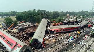 Train accident in Odisha From broken windows to damaged coaches ground report from the crash site [upl. by Retrak]