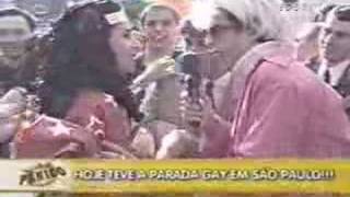 Clô Gluglu e Lulu na Parada Gay [upl. by Onaicnop]