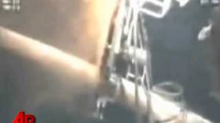 Raw Video BP Tries to Seal Underwater Oil Leak [upl. by Shalne]