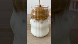 Café de miel batida ☕️🍯🤎 asmr cafe coffe honey [upl. by Enilreug]