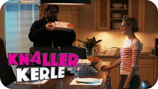 Pizza bestellen  Knallerkerle  SAT1 TV [upl. by Hayikaz]