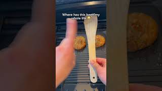 This 2 in 1 spatula is a game changer 🧑‍🍳 kitchen bbq kitchengadgets kitchenhacks [upl. by Aimit]