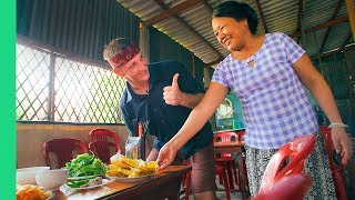 The Legendary Sizzling Pancake Banh Xeo in Hoi An Vietnam [upl. by Aehtorod265]