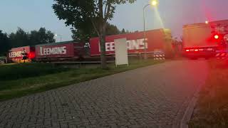 Spoorwegovergang Vroomshoop Avond Editie  Dutch railroad crossing in the evening [upl. by Semreh394]