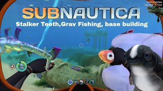 Subnautica S1 E6 Tips and Tricks SUPER fast way to get Enameled glass and food 2018 [upl. by Consuela]