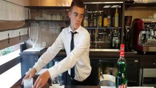 Service des digestifs  Les liqueurs [upl. by Athalee]