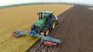 Ploughing amp Power Harrowing in one pass with a John Deere 7280R  Lemken Zirkon  Kverneland [upl. by Reivax114]