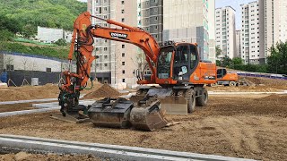 틸트로테이터 굴착기 그레이딩 빔 작업 tiltrotator excavator grading beam work [upl. by Freedman]