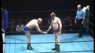 World Of Sport  Les Kellett vs Johnny Czeslaw pt1 [upl. by Eeroc196]