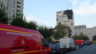 Pompiers de Paris sur Feu Dhabitation Paris Fire Dept responding highrise Building fire [upl. by Branca]