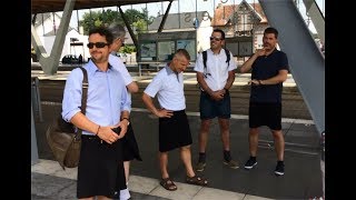 Nantes Canicule les conducteurs CFDT de la TAN sont en jupe pour protester [upl. by Aisiram]