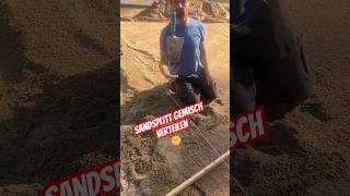 Moin Sonntag noch schnell Sand  Splitt  Gemisch verteilen bau baustelle handwerk umbau diy [upl. by Ausoj]