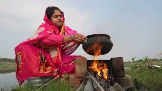 নদীর তীরে ইলিশ পোলাও রান্না  Village life with Shampa [upl. by Gregory]