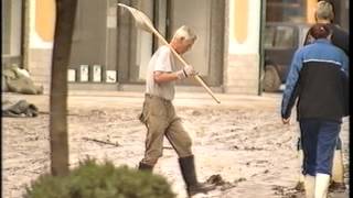 Hochwasser 2002  Bericht ORF OÖ Heute 14082002 [upl. by Monreal]