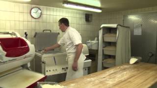 Bäckerei Zwahlen in Schwarzenburg  Produktion [upl. by Pandich34]